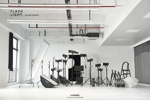 探秘自然光影 户外露营装备摄影全解析